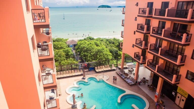 Jurerê Beach Village banner 768x432